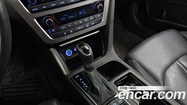 Hyundai Sonata (LF) 1.7 Diesel Smart Special 2016 — фото 9