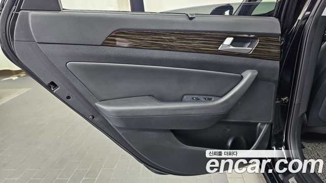 Hyundai Sonata (LF) 1.7 Diesel Smart Special 2016 — фото 25