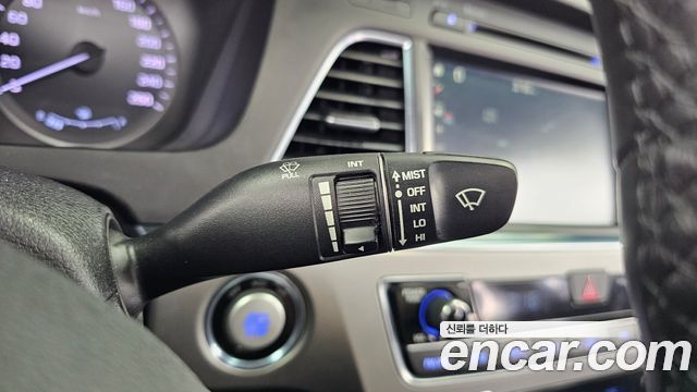 Hyundai Sonata (LF) 1.7 Diesel Smart Special 2016 — фото 29
