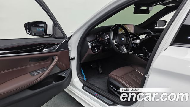 BMW 5 Series (G30) 530i M Sport Package 2023 — фото 10