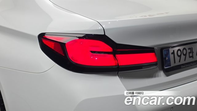 BMW 5 Series (G30) 530i M Sport Package 2023 — фото 29