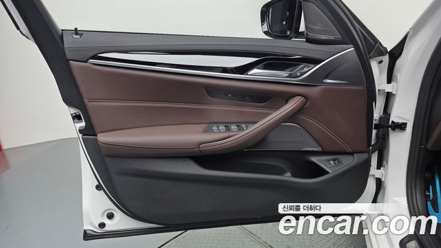 BMW 5 Series (G30) 530i M Sport Package 2023 — фото 30