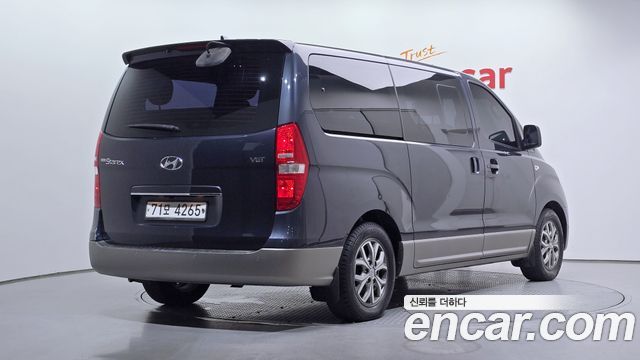 Hyundai Grand Starex 4WD 11-Seater Wagon Modern Special 2018 — фото 2