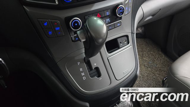 Hyundai Grand Starex 4WD 11-Seater Wagon Modern Special 2018 — фото 9