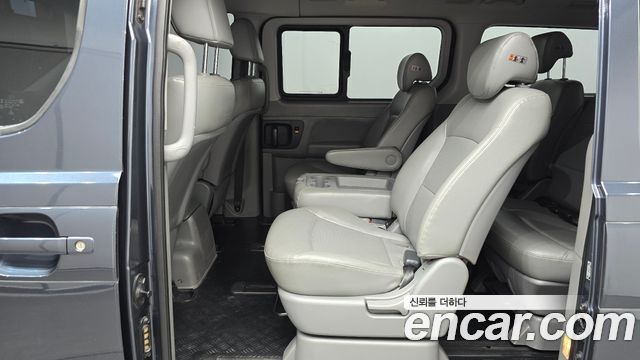 Hyundai Grand Starex 4WD 11-Seater Wagon Modern Special 2018 — фото 12