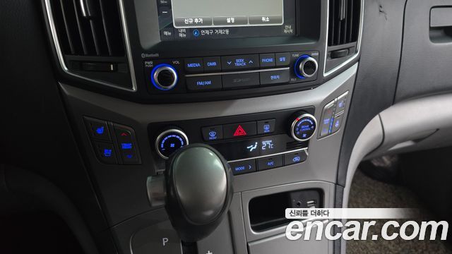 Hyundai Grand Starex 4WD 11-Seater Wagon Modern Special 2018 — фото 16
