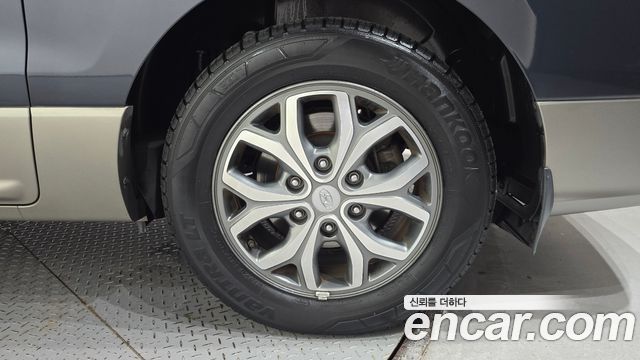 Hyundai Grand Starex 4WD 11-Seater Wagon Modern Special 2018 — фото 21