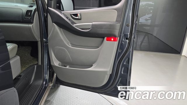 Hyundai Grand Starex 4WD 11-Seater Wagon Modern Special 2018 — фото 24