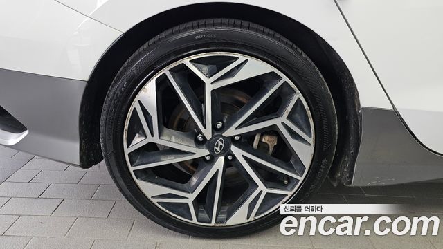 Hyundai Ioniq 6 Long Range Exclusive + 2023 — фото 5