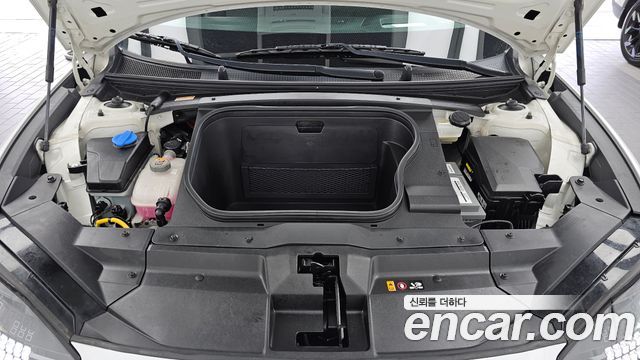 Hyundai Ioniq 6 Long Range Exclusive + 2023 — фото 6