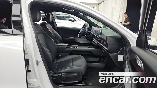 Hyundai Ioniq 6 Long Range Exclusive + 2023 — фото 11