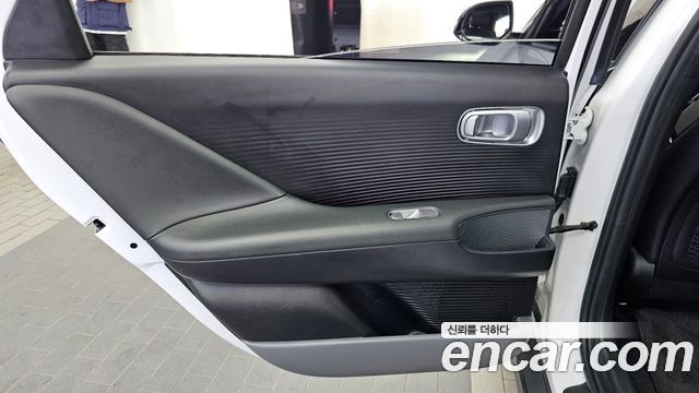 Hyundai Ioniq 6 Long Range Exclusive + 2023 — фото 25
