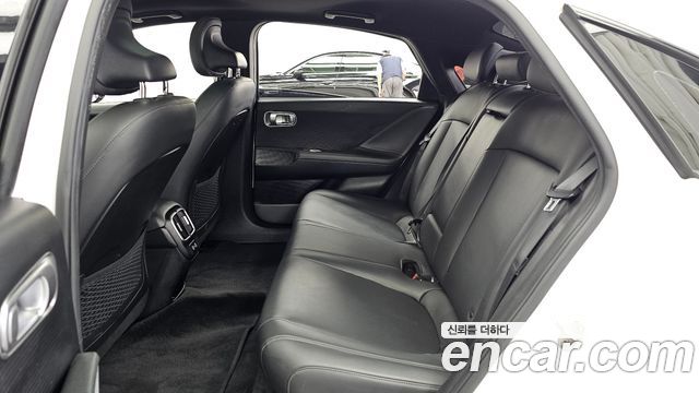 Hyundai Ioniq 6 Long Range Exclusive + 2023 — фото 26