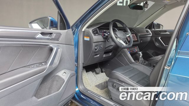 Volkswagen Tiguan (II) 2.0 TDI Prestige 2023 — фото 26