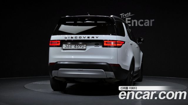 Land Rover Discovery 5 3.0 TD6 HSE Luxury 2018 — фото 4