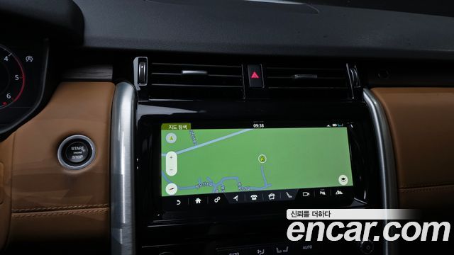 Land Rover Discovery 5 3.0 TD6 HSE Luxury 2018 — фото 16