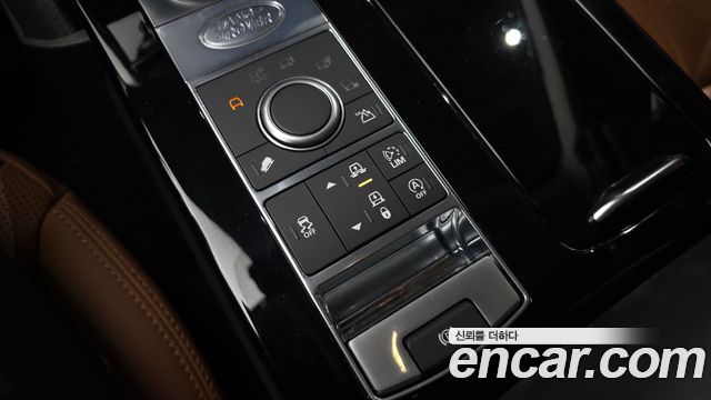 Land Rover Discovery 5 3.0 TD6 HSE Luxury 2018 — фото 18