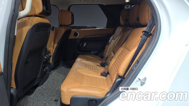 Land Rover Discovery 5 3.0 TD6 HSE Luxury 2018 — фото 26