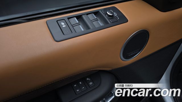 Land Rover Discovery 5 3.0 TD6 HSE Luxury 2018 — фото 34