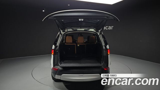 Land Rover Discovery 5 3.0 TD6 HSE Luxury 2018 — фото 37