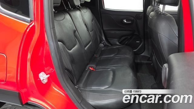 Jeep Renegade 2.4 Limited AWD 2021 — фото 16