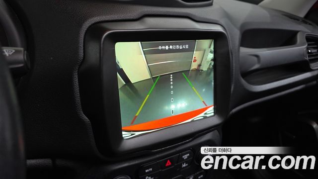 Jeep Renegade 2.4 Limited AWD 2021 — фото 19