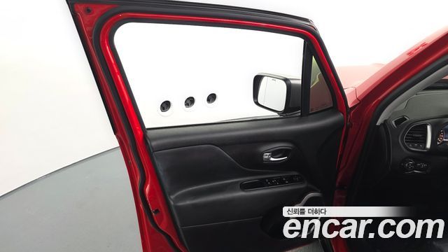 Jeep Renegade 2.4 Limited AWD 2021 — фото 30