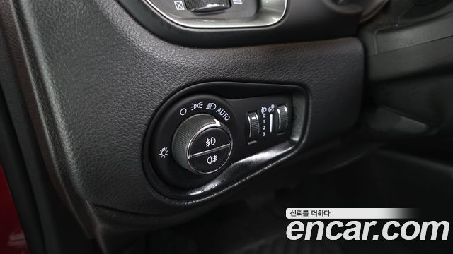 Jeep Renegade 2.4 Limited AWD 2021 — фото 35