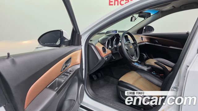 Chevrolet Cruze 2.0 LT 2011 — фото 10