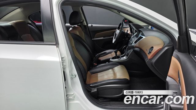 Chevrolet Cruze 2.0 LT 2011 — фото 11