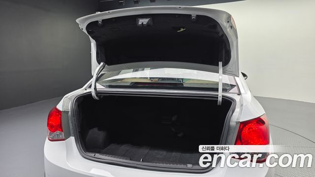 Chevrolet Cruze 2.0 LT 2011 — фото 20