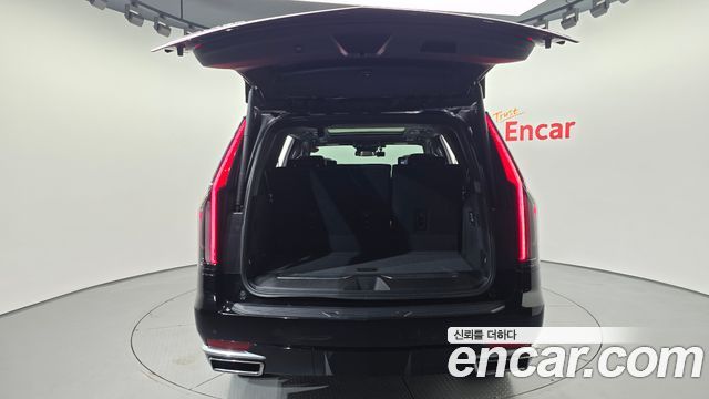 Cadillac Escalade (V) 6.2 Premium Luxury Platinum 2021 — фото 19