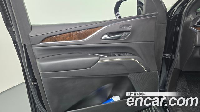 Cadillac Escalade (V) 6.2 Premium Luxury Platinum 2021 — фото 24