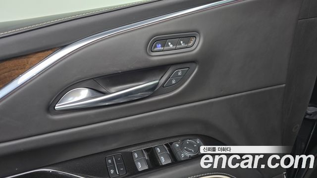 Cadillac Escalade (V) 6.2 Premium Luxury Platinum 2021 — фото 27