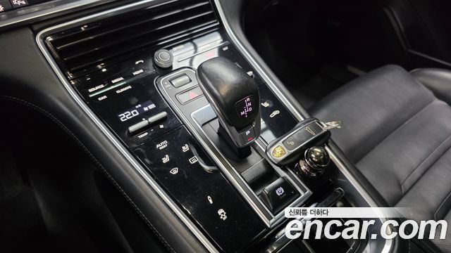 Porsche Panamera (971) 3.0 AWD 2018 — фото 9