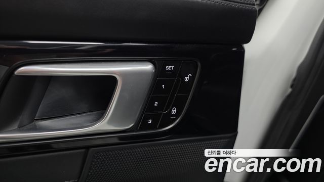Porsche Panamera (971) 3.0 AWD 2018 — фото 33