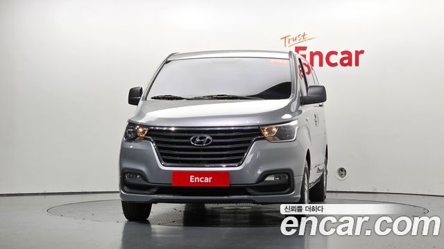 Hyundai Grand Starex Van 3-Seater Smart 2019 — фото 3