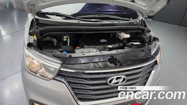 Hyundai Grand Starex Van 3-Seater Smart 2019 — фото 6