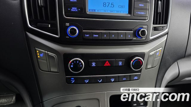 Hyundai Grand Starex Van 3-Seater Smart 2019 — фото 17