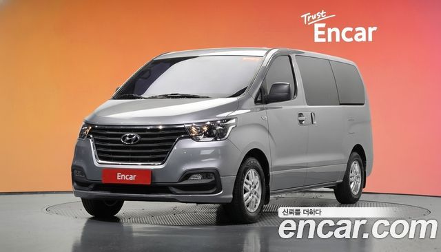 Hyundai Grand Starex Van 3-Seater Smart