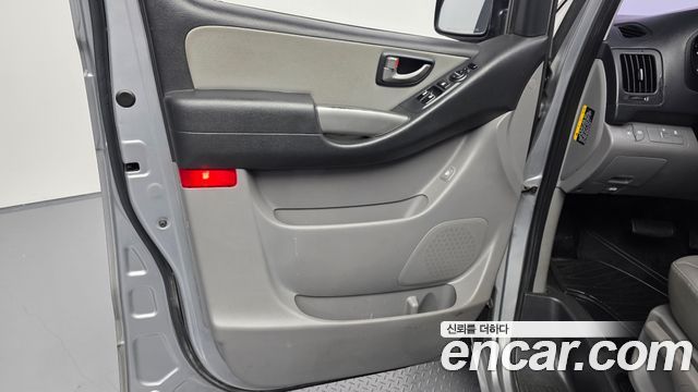 Hyundai Grand Starex Van 3-Seater Smart 2019 — фото 24