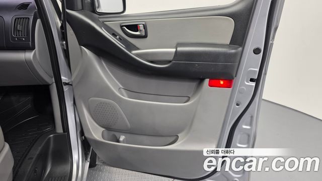 Hyundai Grand Starex Van 3-Seater Smart 2019 — фото 25