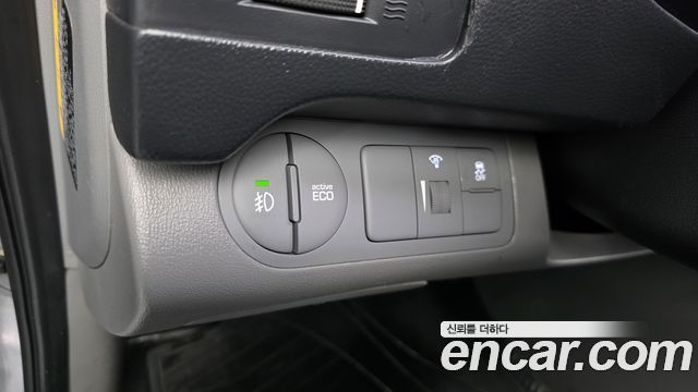 Hyundai Grand Starex Van 3-Seater Smart 2019 — фото 27