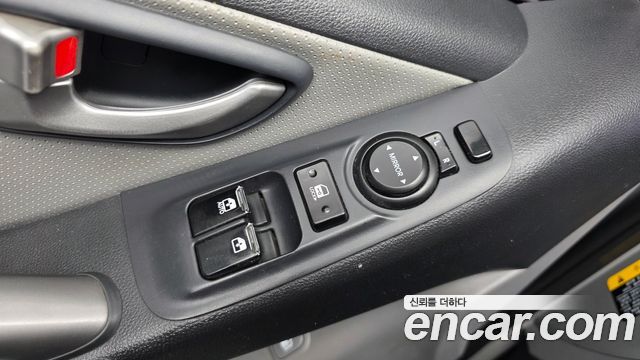 Hyundai Grand Starex Van 3-Seater Smart 2019 — фото 28