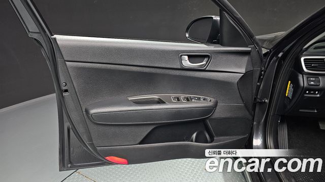 Kia K5 (II) 2.0 Prestige 2020 — фото 24