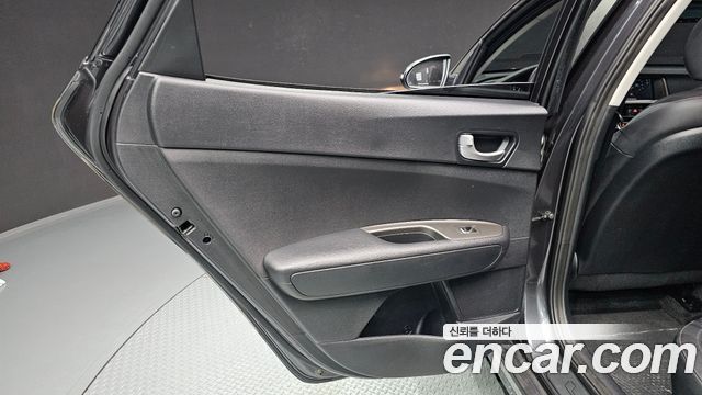 Kia K5 (II) 2.0 Prestige 2020 — фото 25