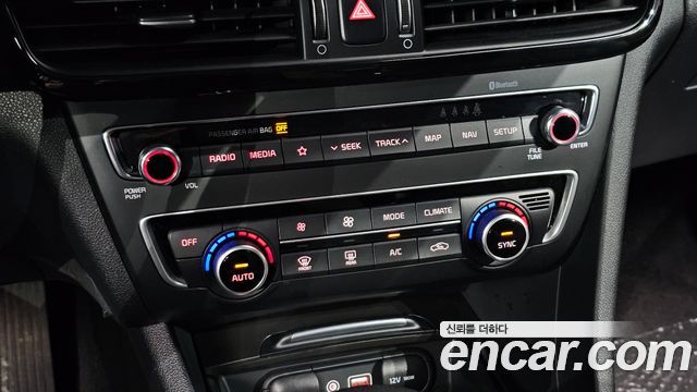 Kia K5 (II) 2.0 Prestige 2020 — фото 27