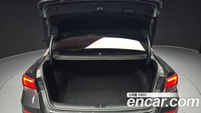 Kia K5 (II) 2.0 Prestige 2020 — фото 31