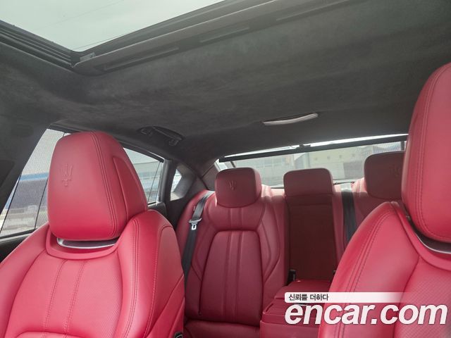 Maserati Quattroporte S Q4 3.0 V6 Gransport 2019 — фото 4