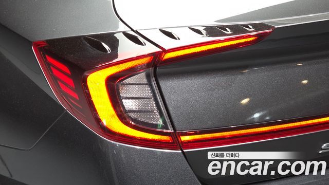Hyundai Sonata (DN8) 1.6 Turbo Premium Family 2020 — фото 23